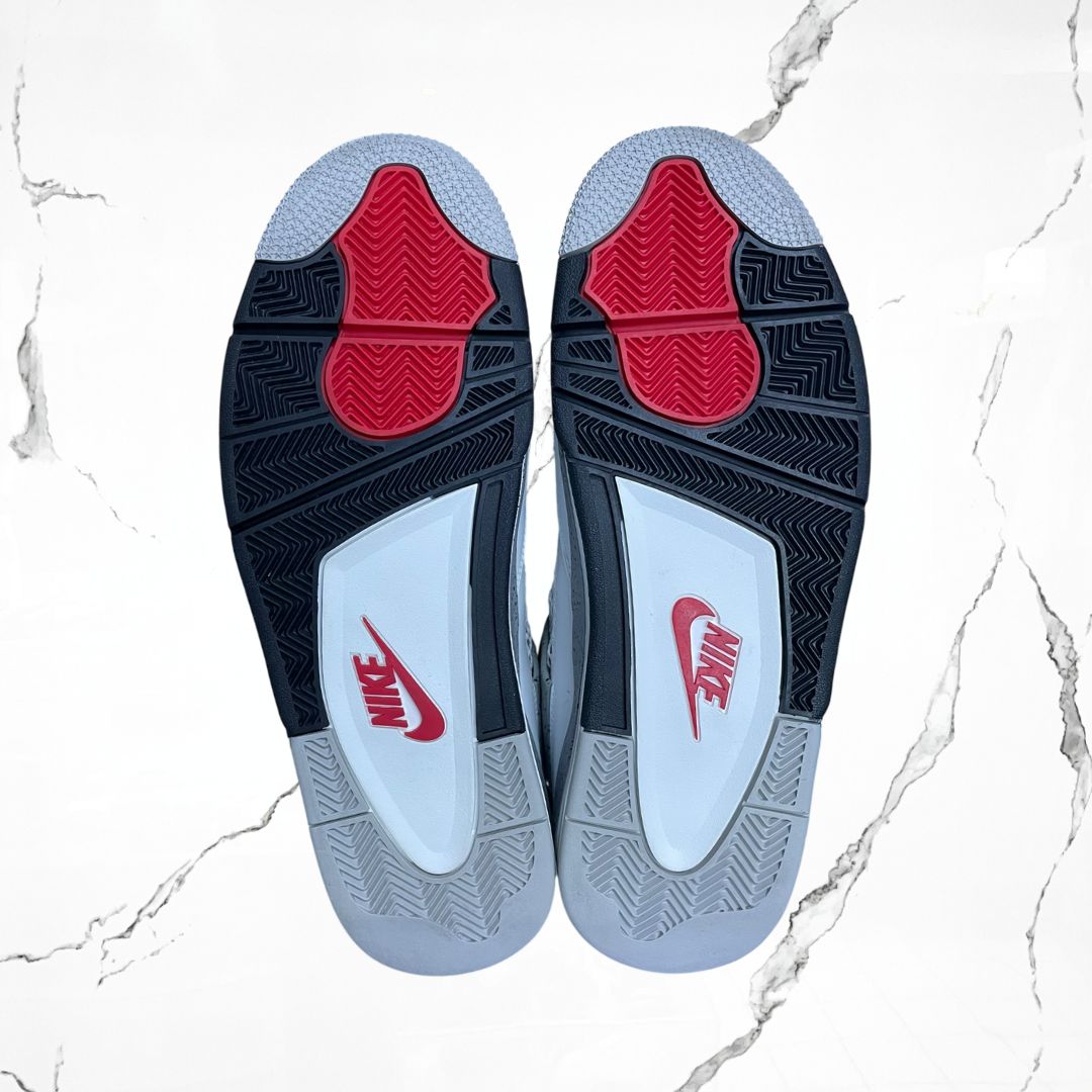 Jordan 4 White Cement (2025) (De Uso) - Urban Utility