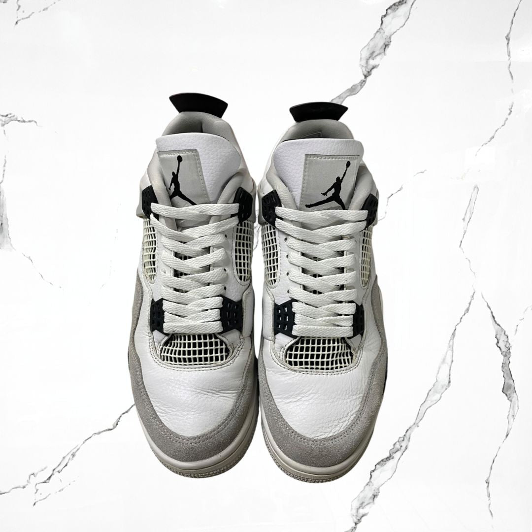 Jordan 4	Military Black (De Uso)
