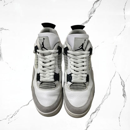 Jordan 4	Military Black (De Uso)