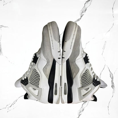 Jordan 4	Military Black (De Uso)