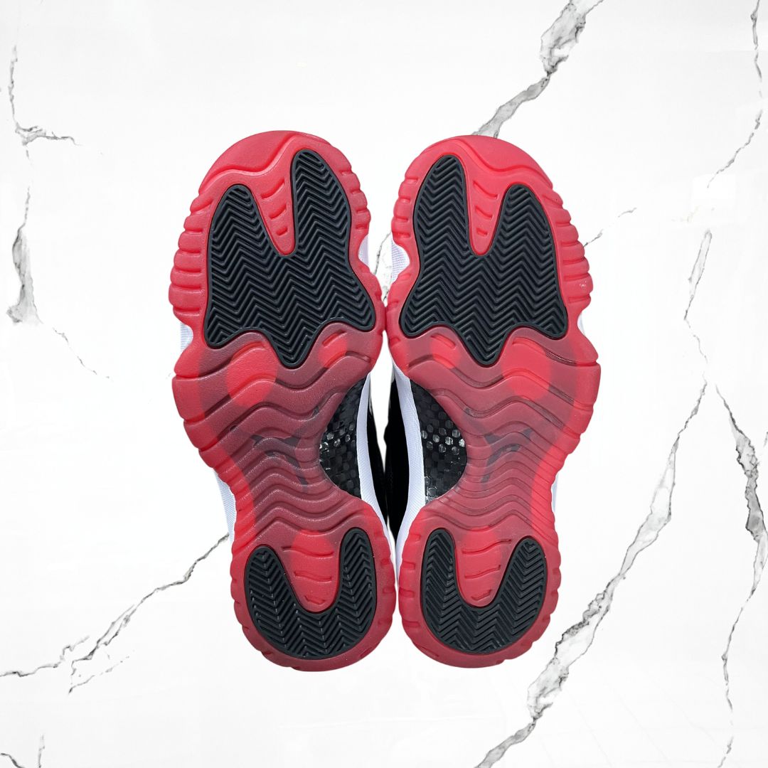 Jordan 11 Low Bred (2025) (De Uso) - Urban Utility