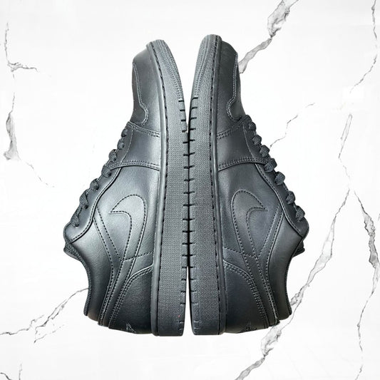 Jordan 1 Low Triple Black (2022) (De Uso) - Urban Utility